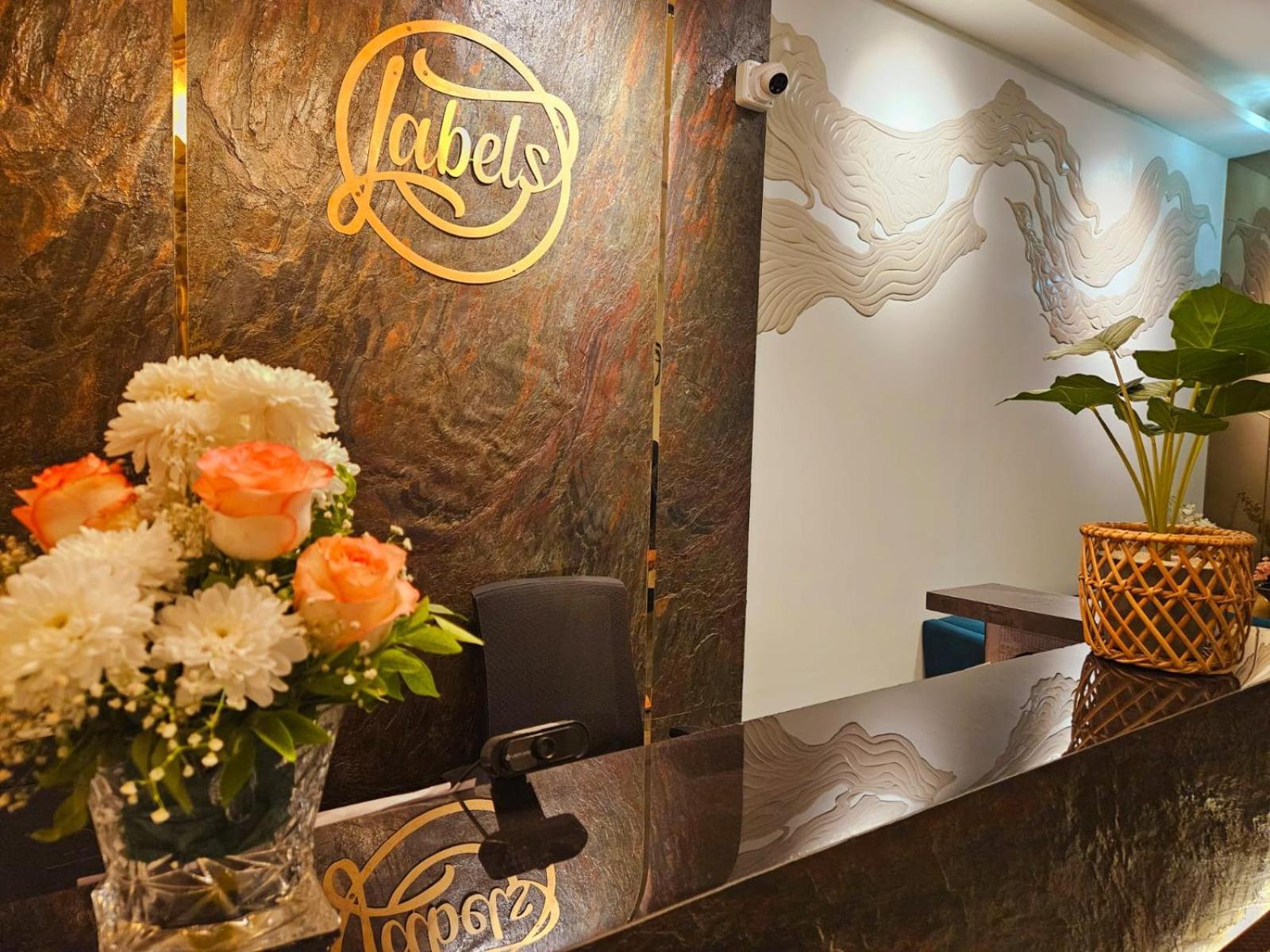 Labels Hotel Нагпур Экстерьер фото