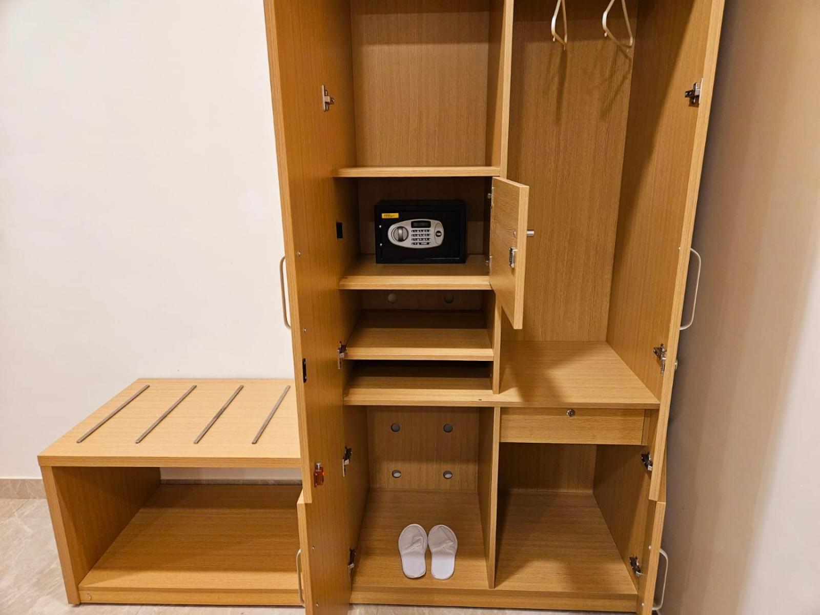 Labels Hotel Нагпур Экстерьер фото