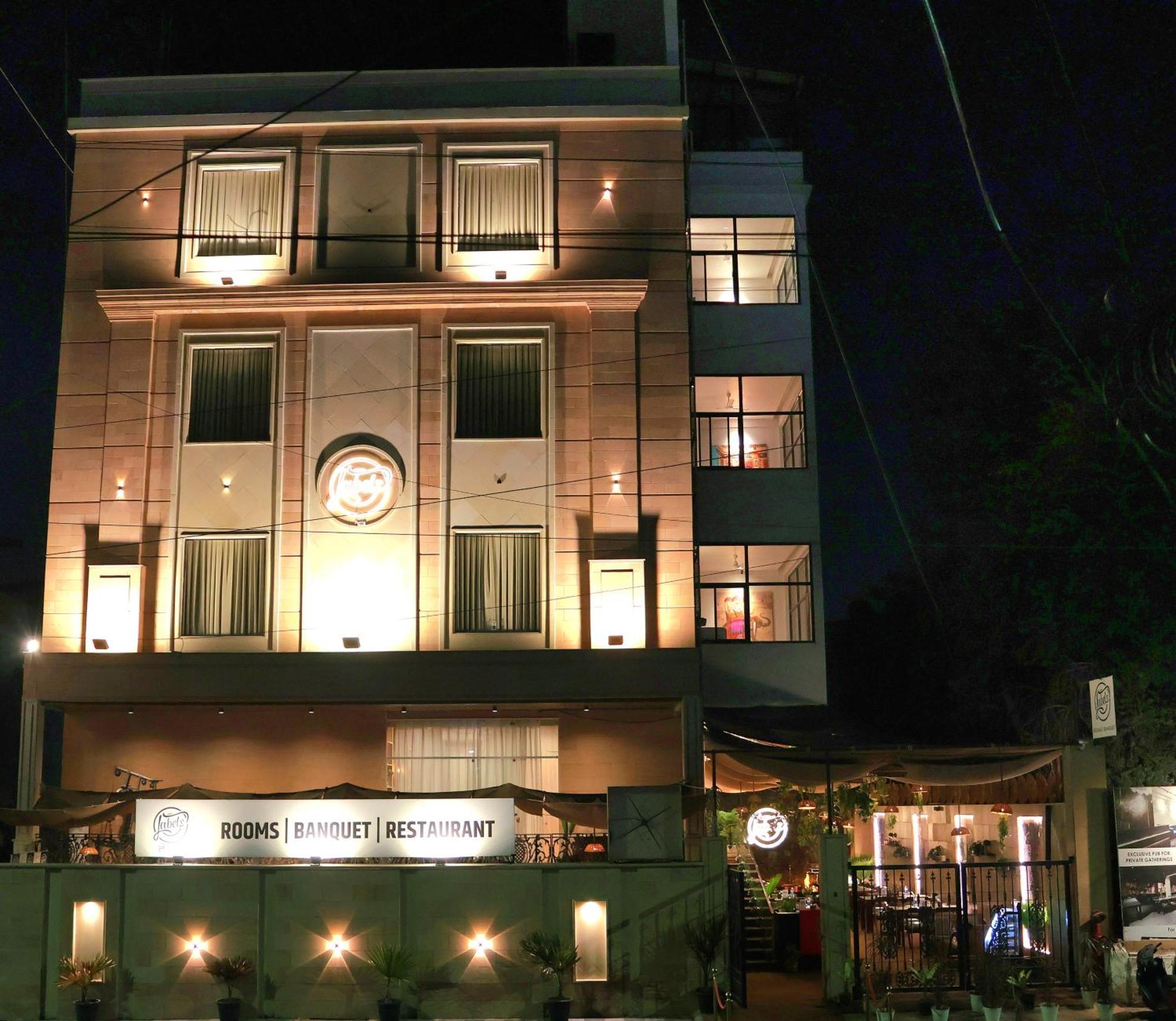 Labels Hotel Нагпур Экстерьер фото