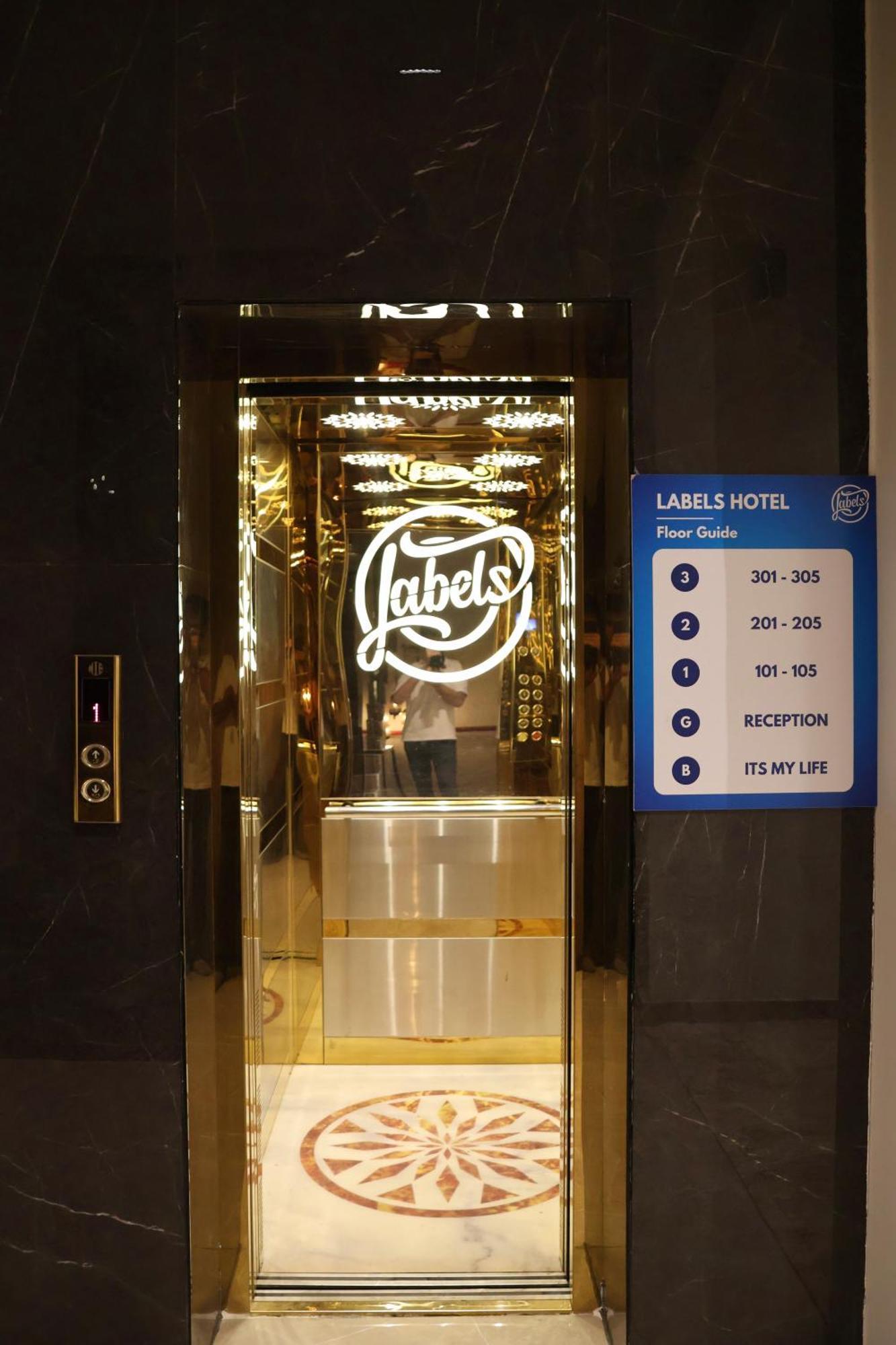 Labels Hotel Нагпур Экстерьер фото